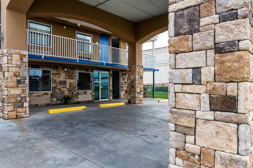 Econo Lodge Mineral Wells Экстерьер фото