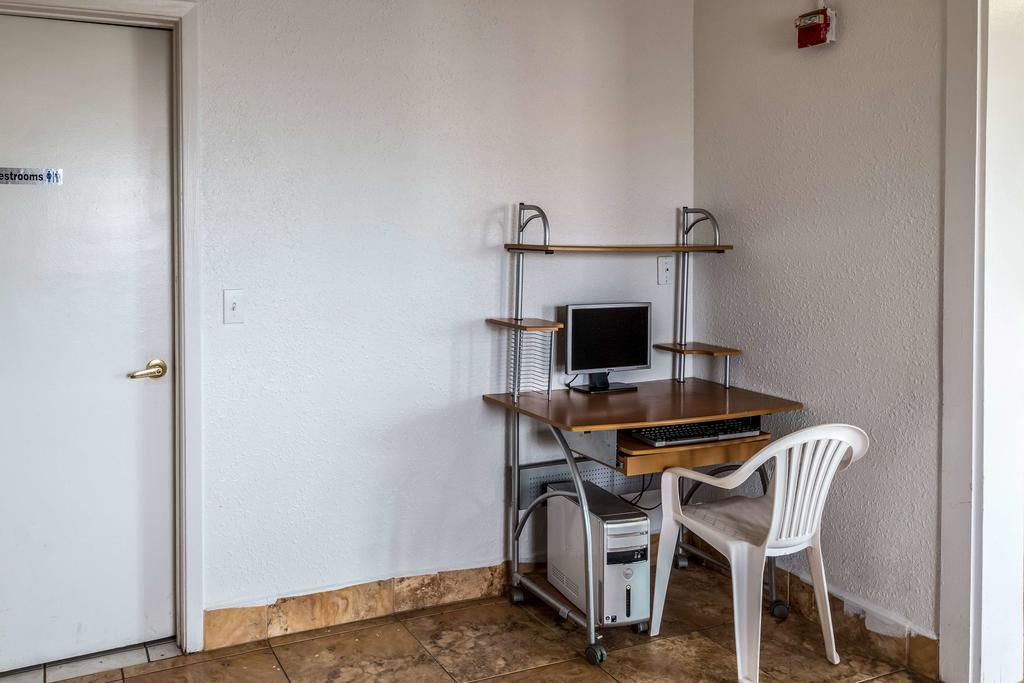 Econo Lodge Mineral Wells Экстерьер фото
